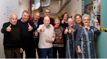 Vrijwilligers in dienstencentrum De Schijf